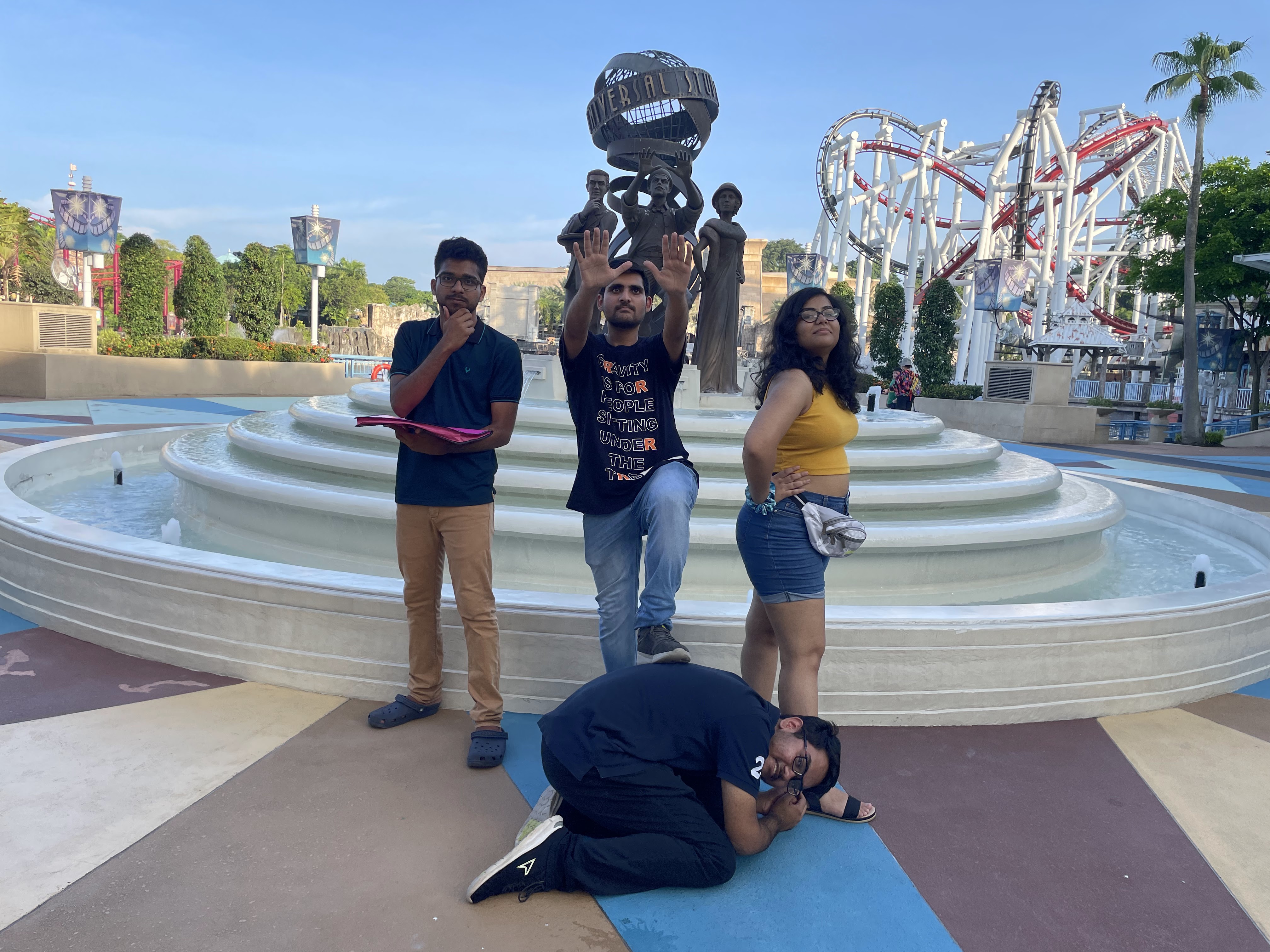 universal_studio_pose